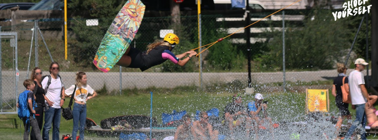 Shockhunters a wakeboarding? Čti rozhovor s Veronikou Holubovou!